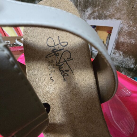 Shoes - Picture 6 of 6